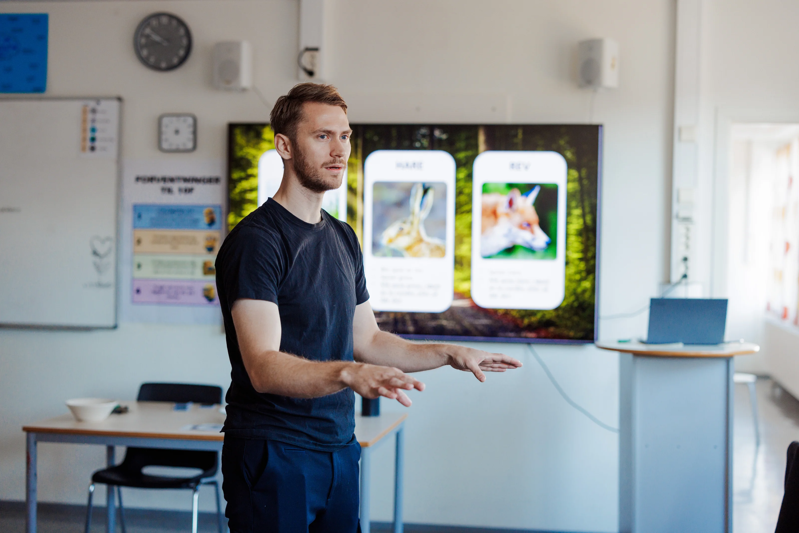 Mann i klasserom