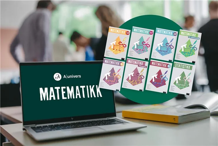 En PC-skjerm med logoen til Aschehougs læremidler i matematikk samt lærebøkene mot en grønn sirkel. I bakgrunnen ser vi konturene av elever i klasserommet.
