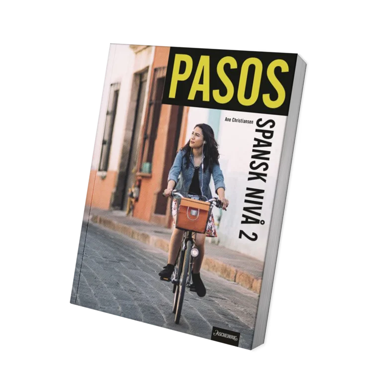 Bildet viser læreboka Pasos for spansk nivå 2 der en jente sitter på sykkel med ørepropper og en kurv foran seg.