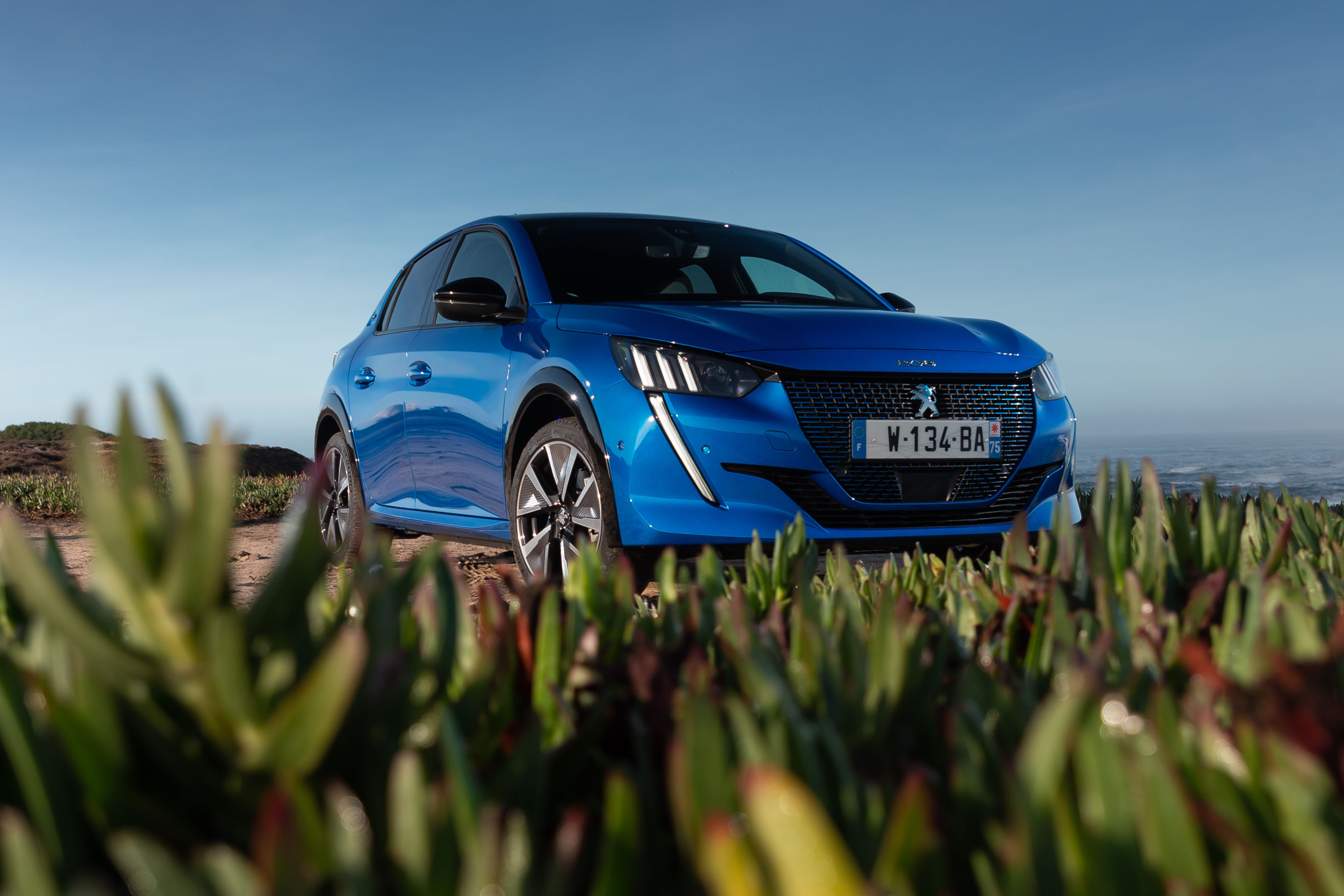 Peugeot e208