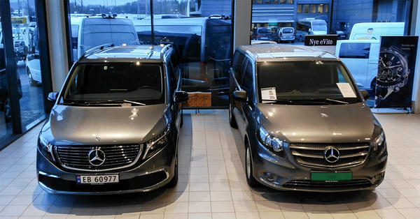 To Mercedes-Benz varebiler