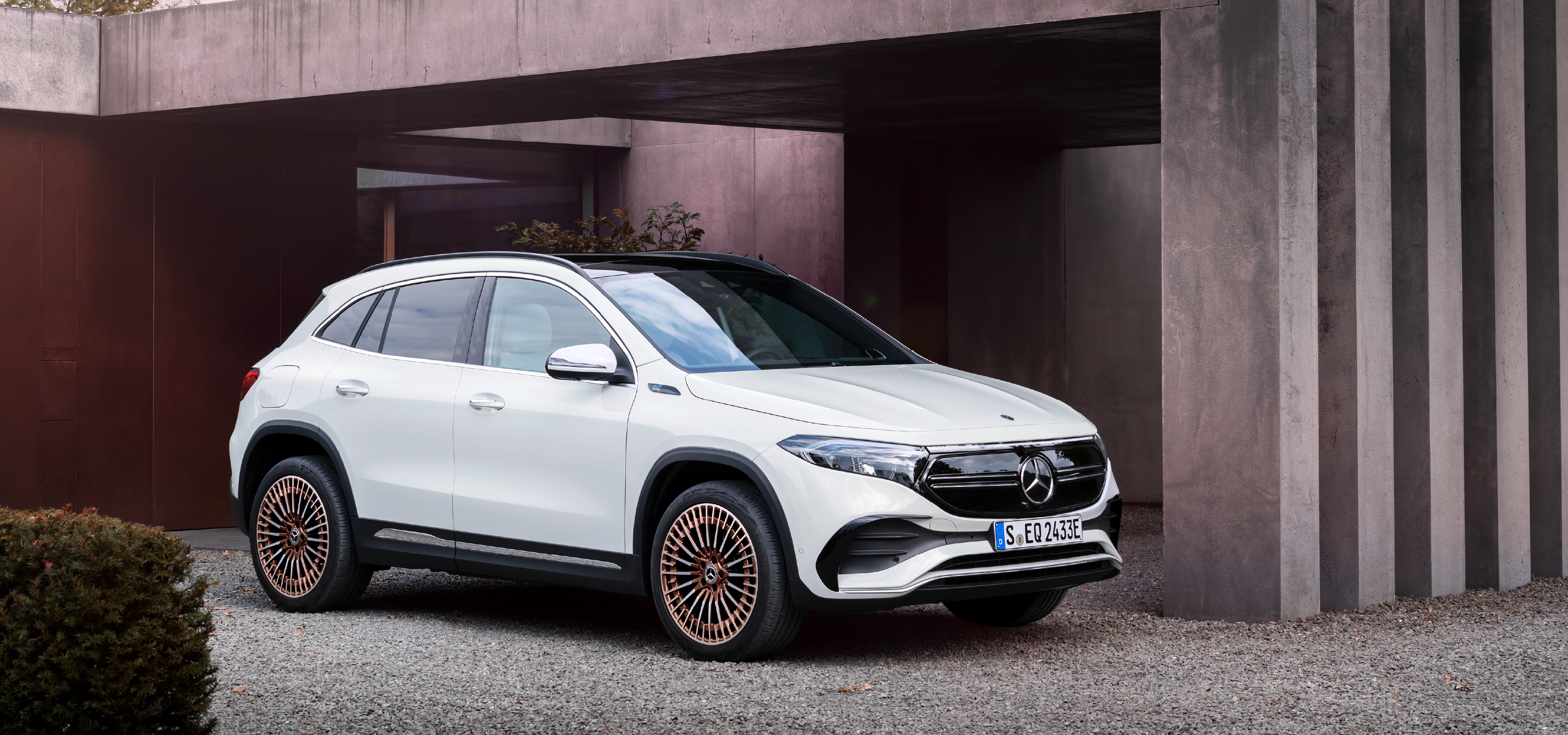 Mercedes Benz EQA 350 4matic parkert