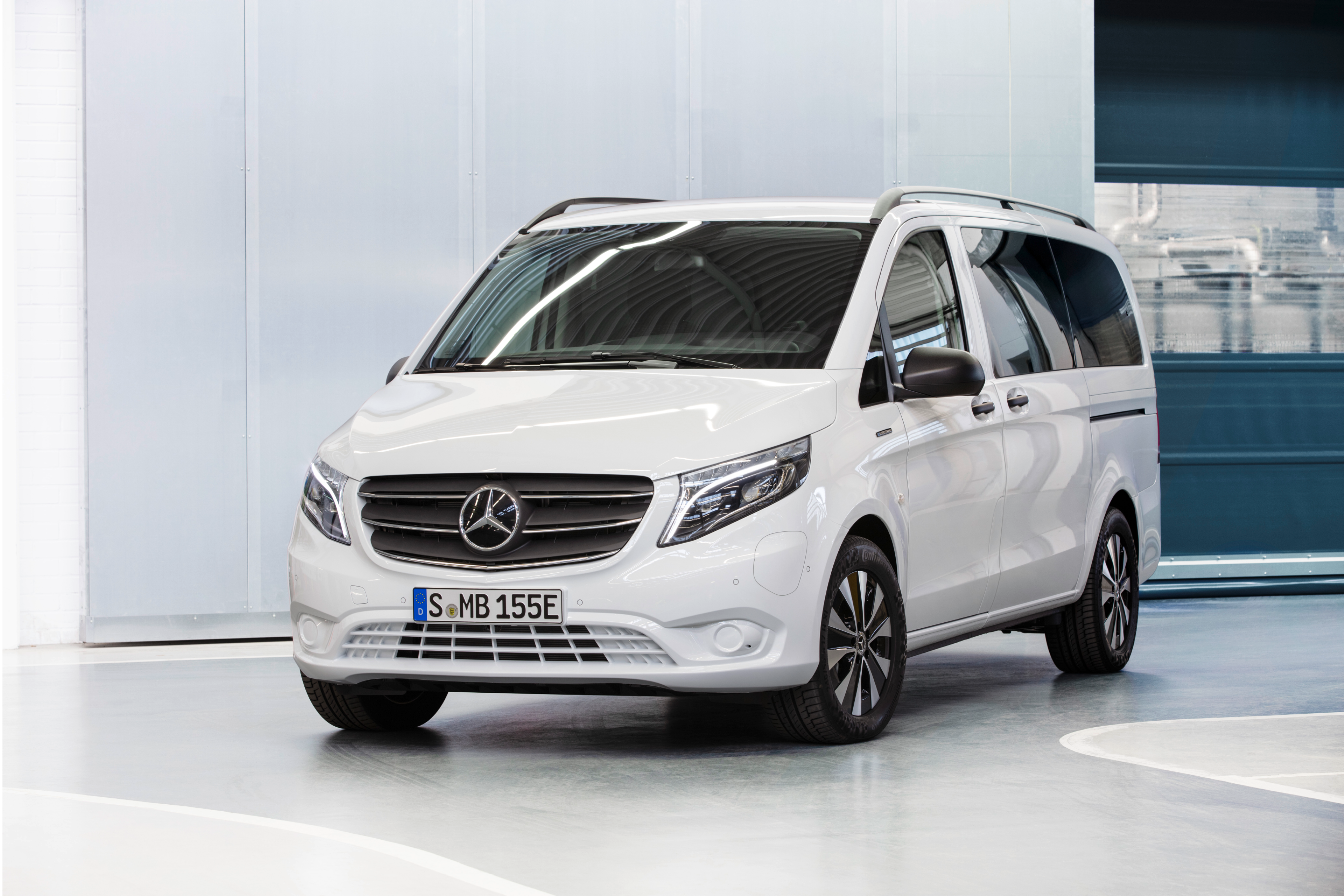 Mercedes-Benz eVito Tourer A2