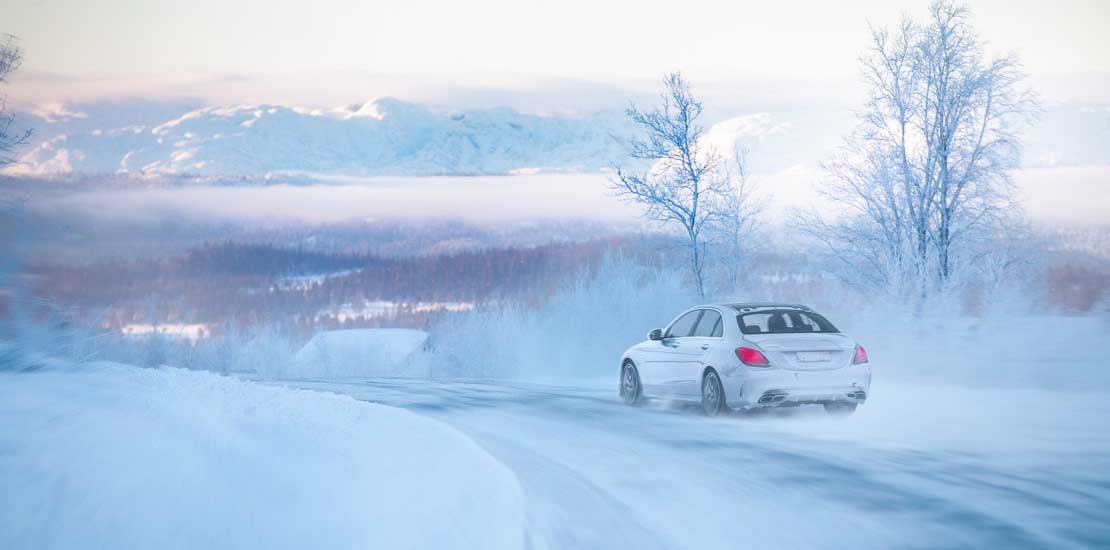 Mercedes-Benz C Klasse sedan på vinterføre
