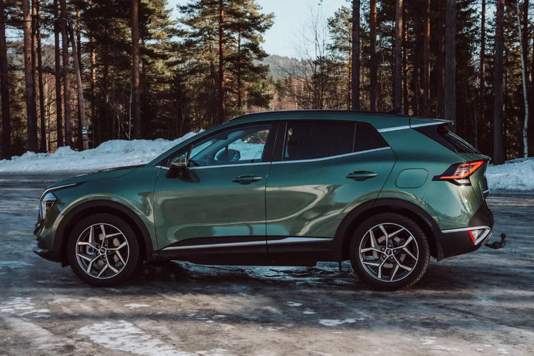 Sportage Plug-in hybrid sett fra siden.