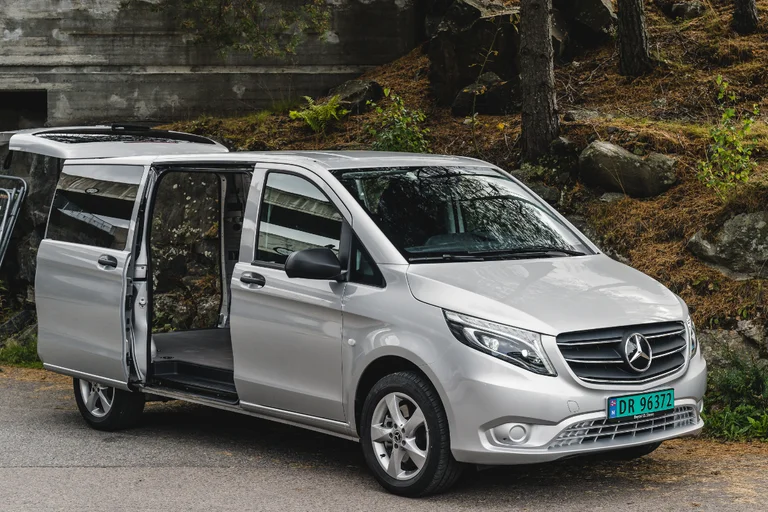 Mercedes-Benz Vito 119 topphengslet varebil.