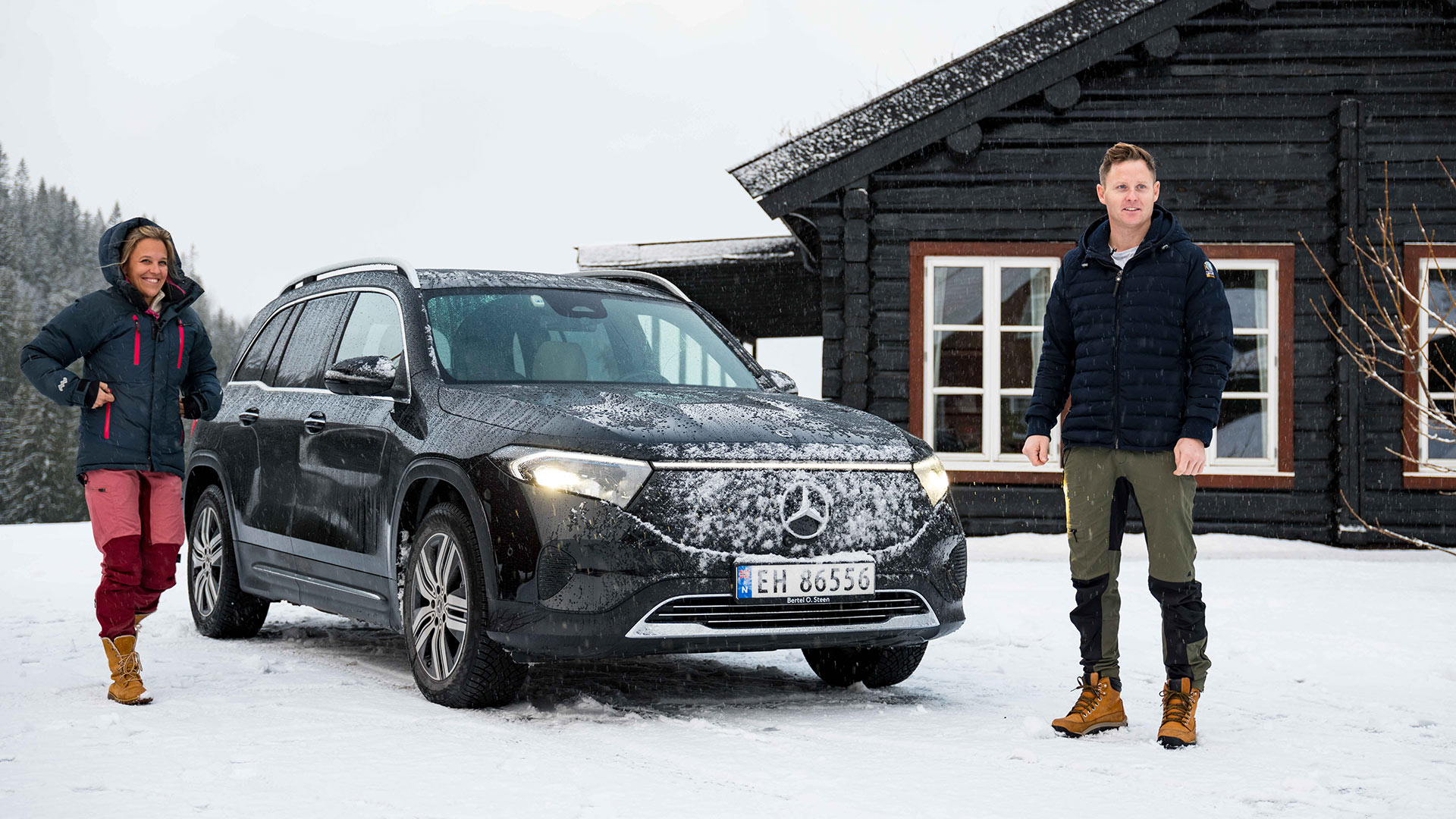 Tommy og Annette tester Mercedes-Benz EQB fra Bertel O. Steen