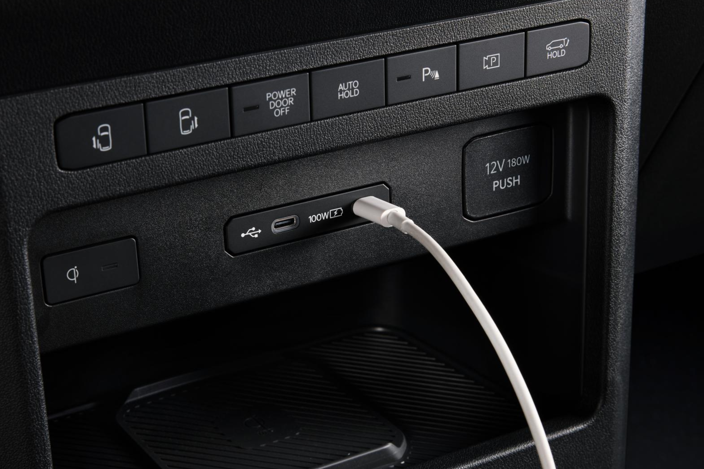 100w ladeeffekt på USB-C lader i førerhuset