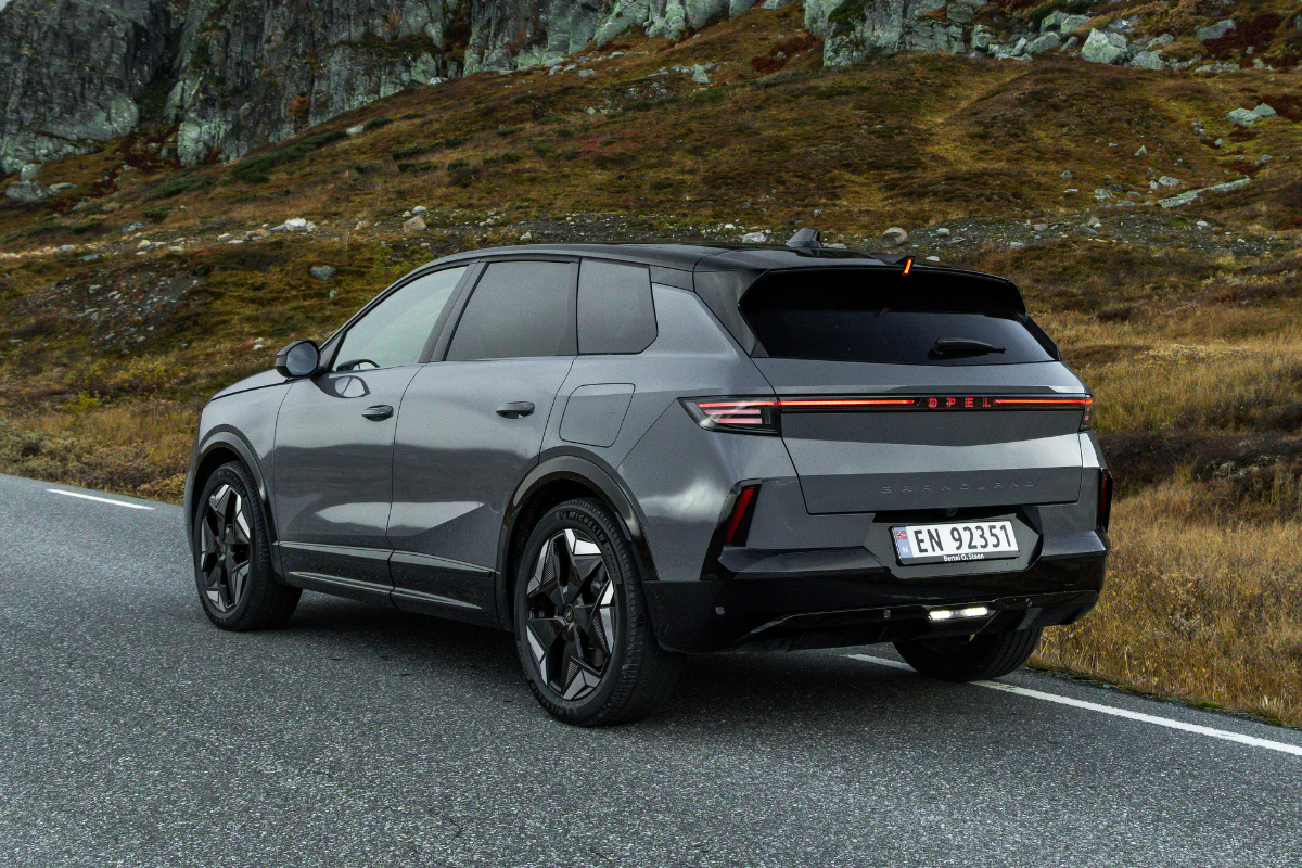 Grandland Electric grå metallic 4x4