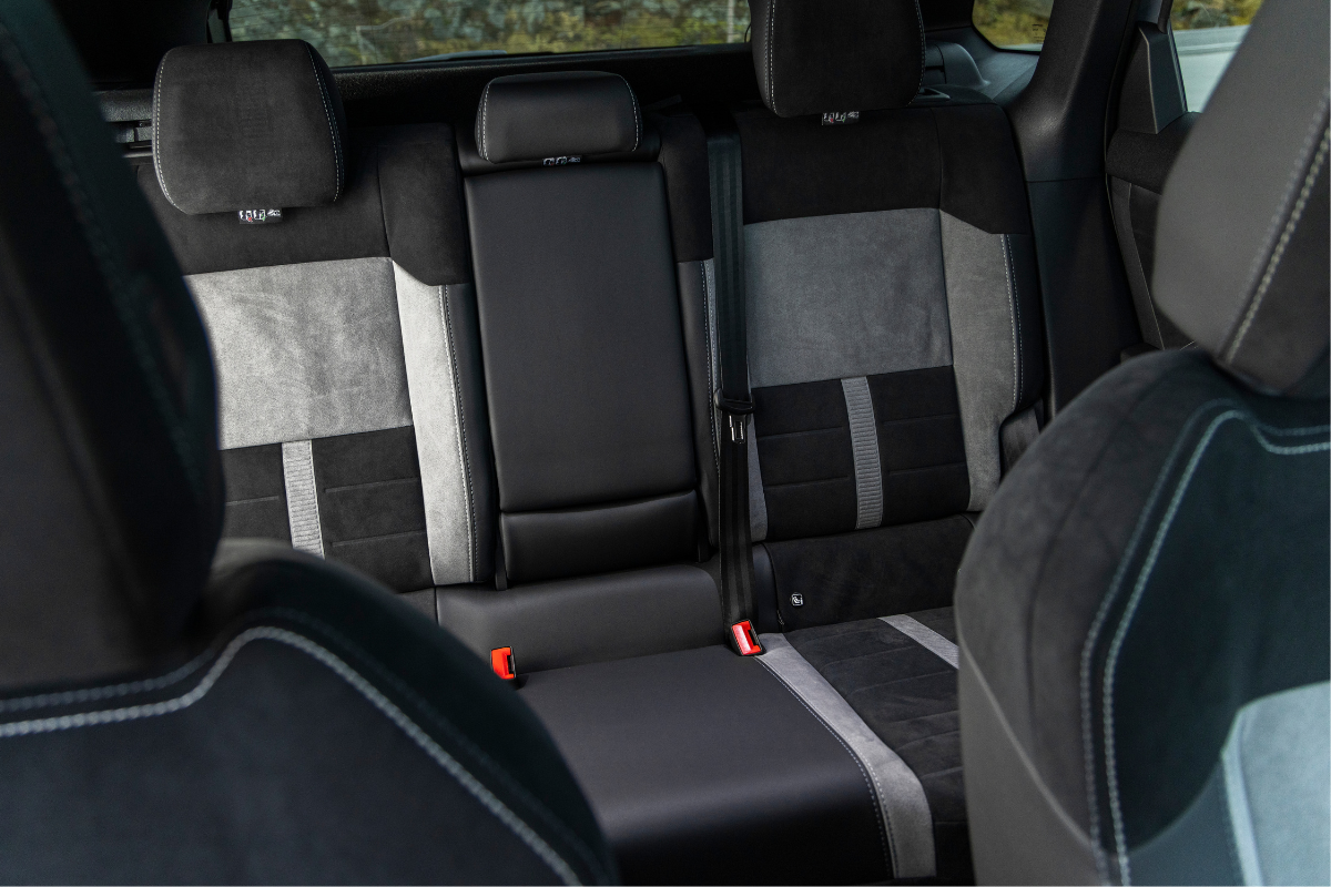 Bakseter på Opel Grandland med firehjulstrekk