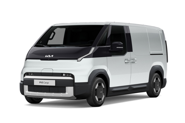 Kia PV5 Long Range i hvit metallic lakk