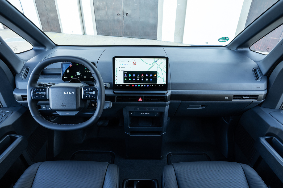 Førermiljø og interiør i Kia Pv5 varebil