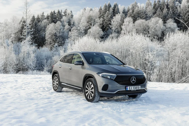EQA 300 i metallic grå