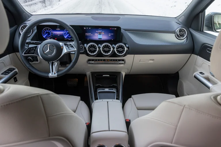 Mercedes-Benz EQA lyst interiør