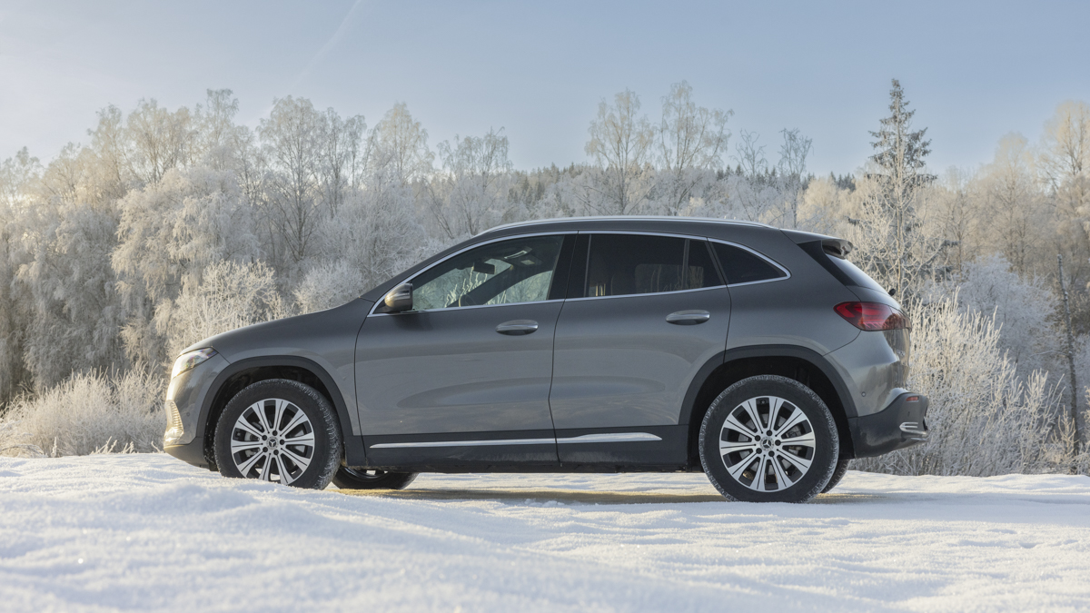 EQA 300 4MATIC sett fra siden