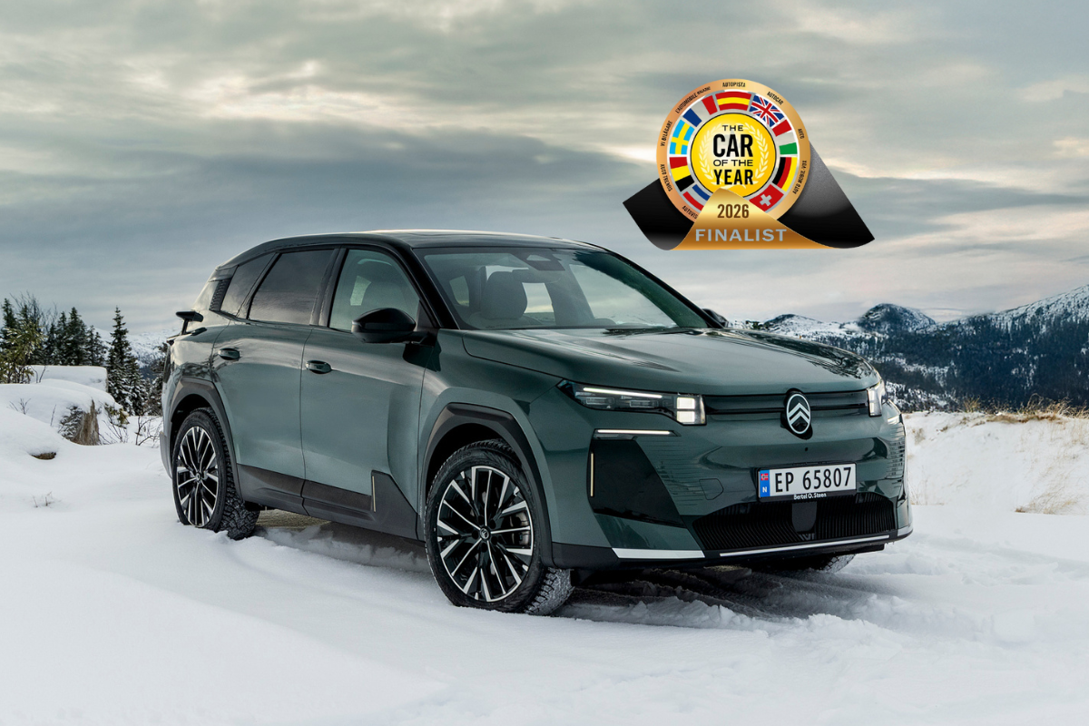 ë-C5 Aircross med emblem for finalist til årets bil i 2025