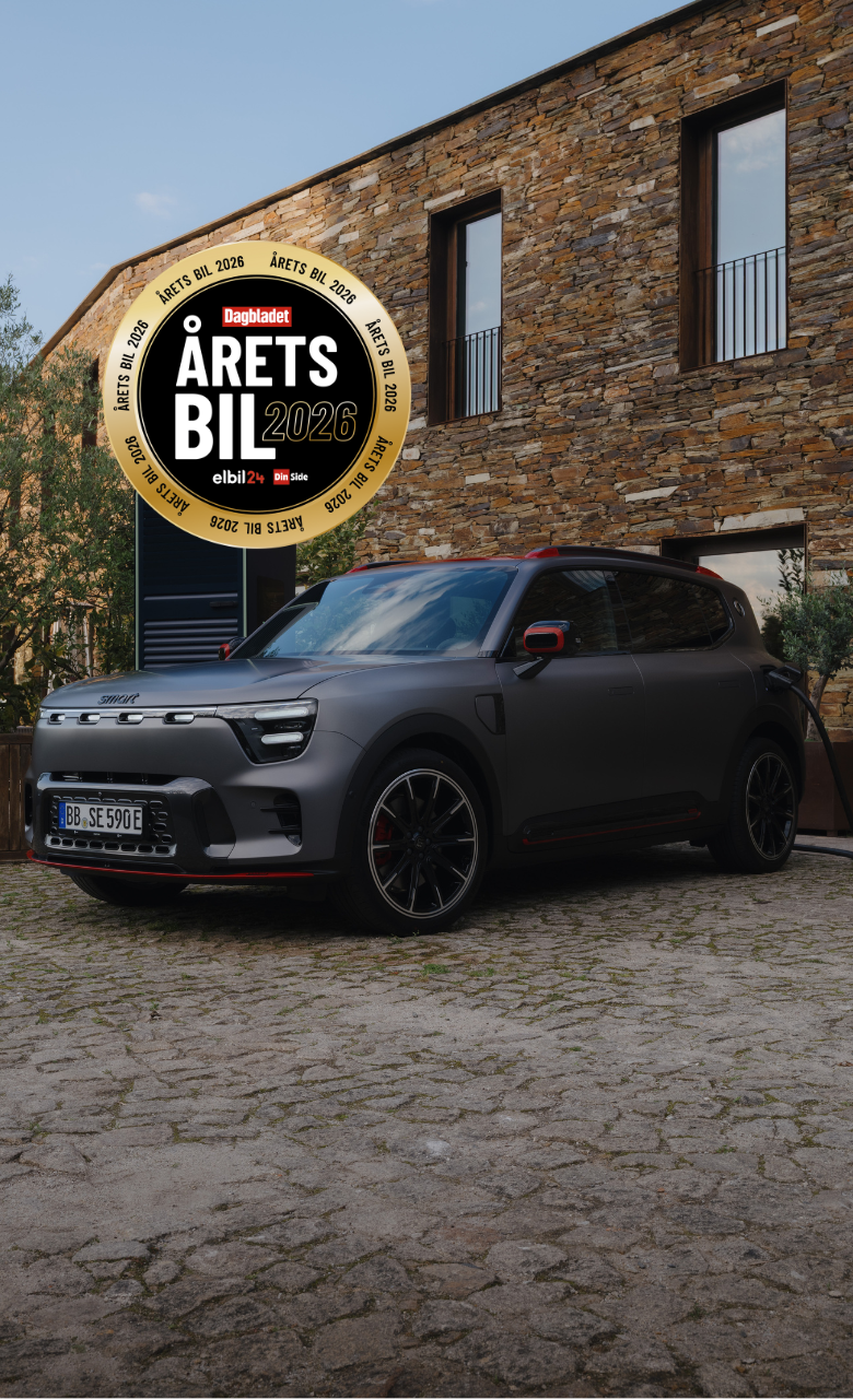 Årets bil i 2026 er smart #5 med vinnerlogo og smart #5 BRABUS