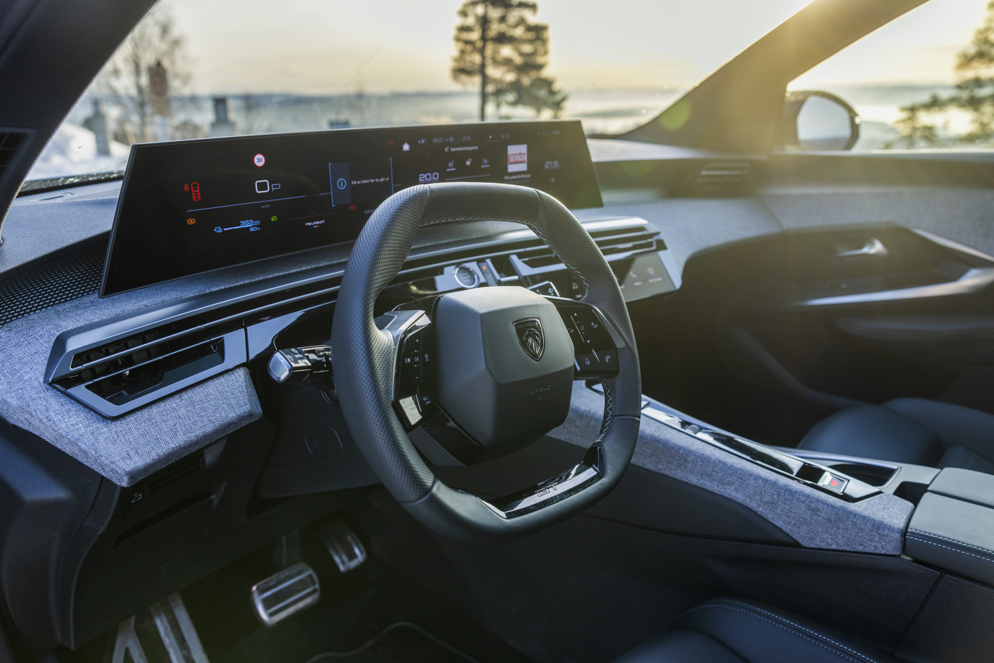 Peugeot E-5008 4x4 GT sportsratt