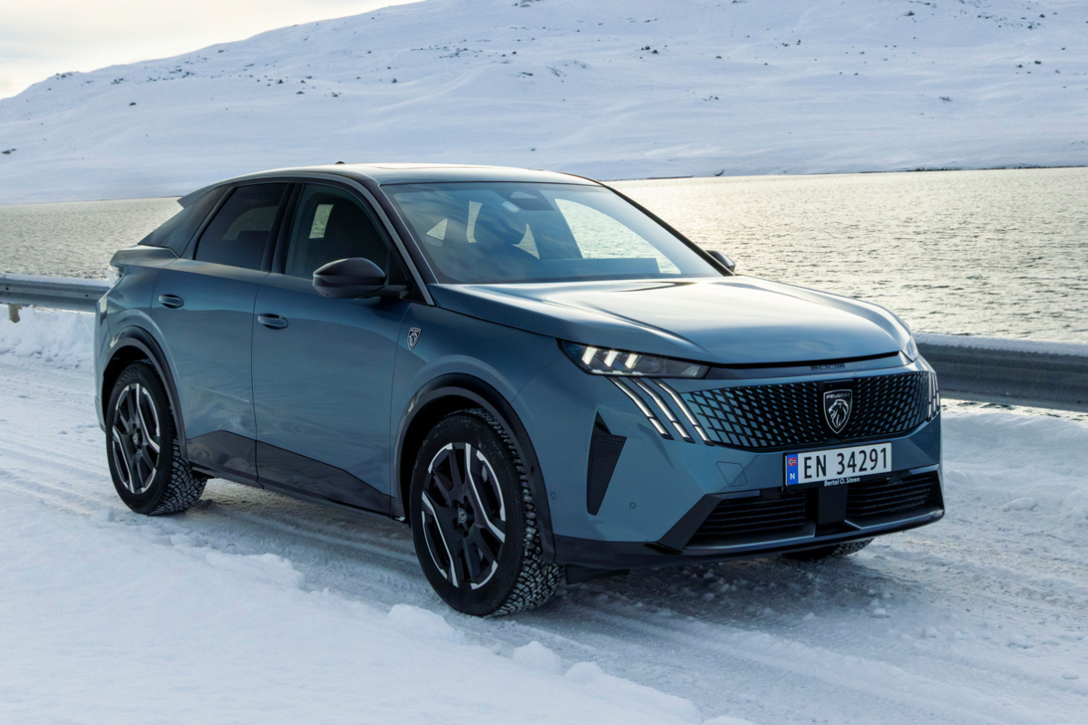 Peugeot E-3008 sett forfra