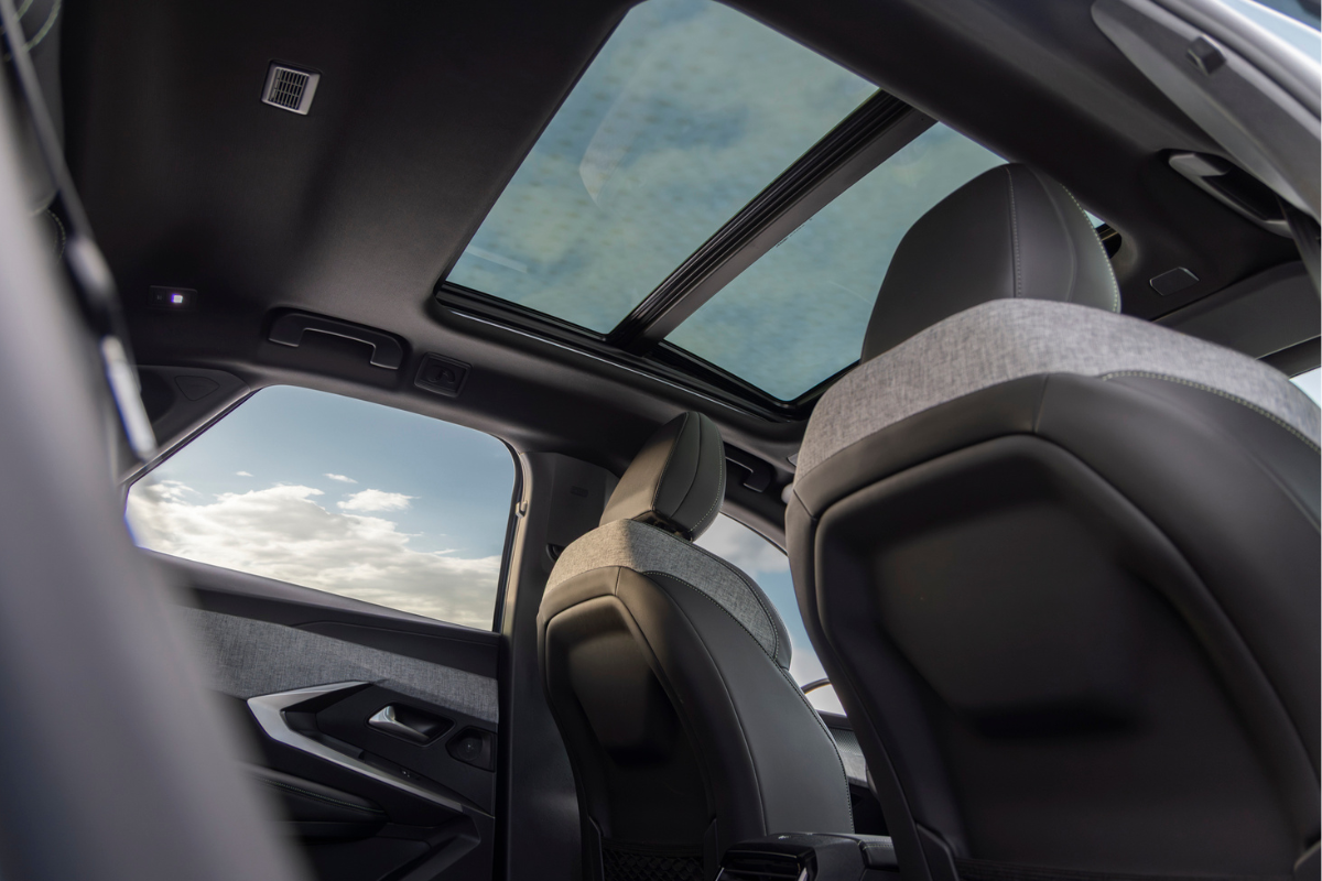 Panoramaglasstak i Peugeot E-3008