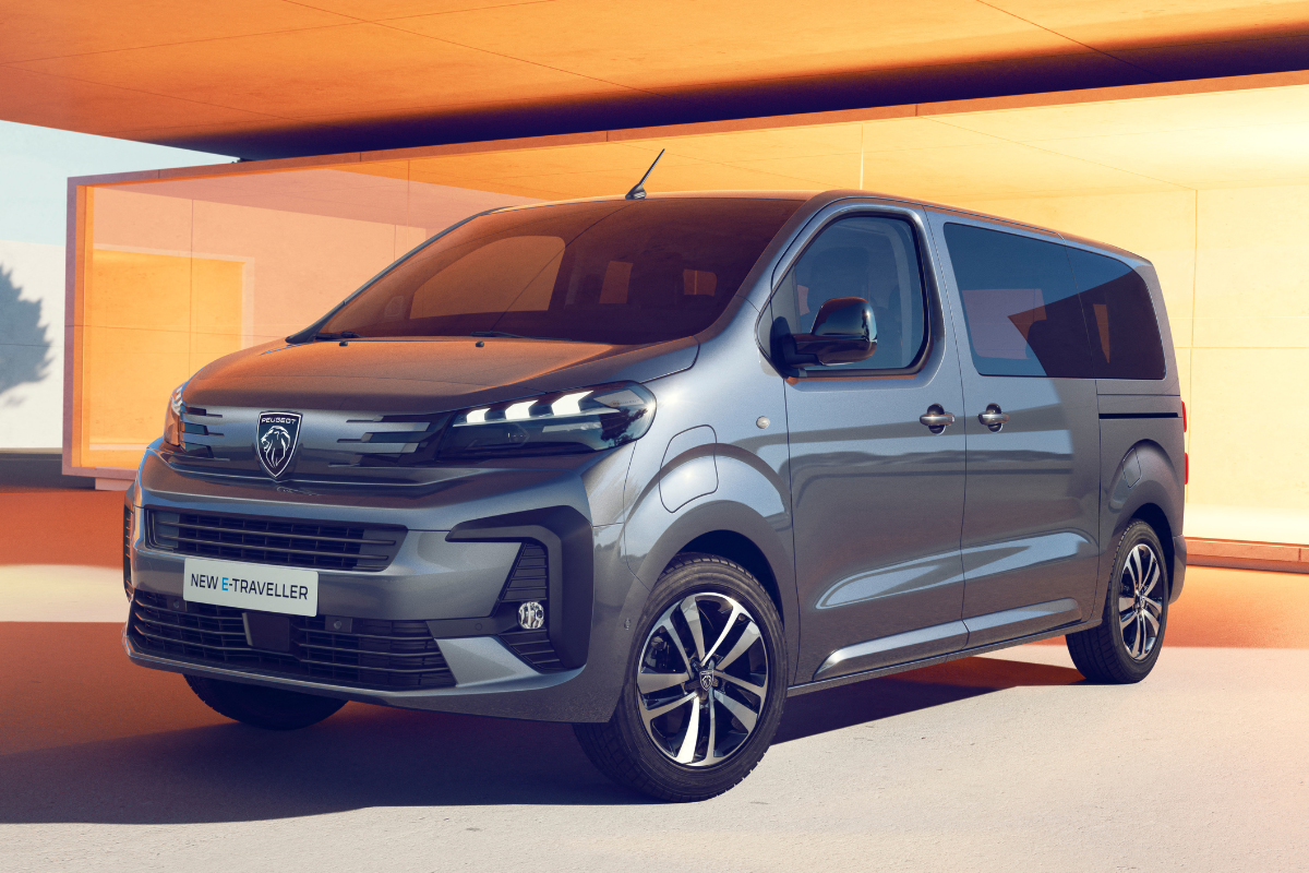 E-Traveller i sølvgrå metallic lakk