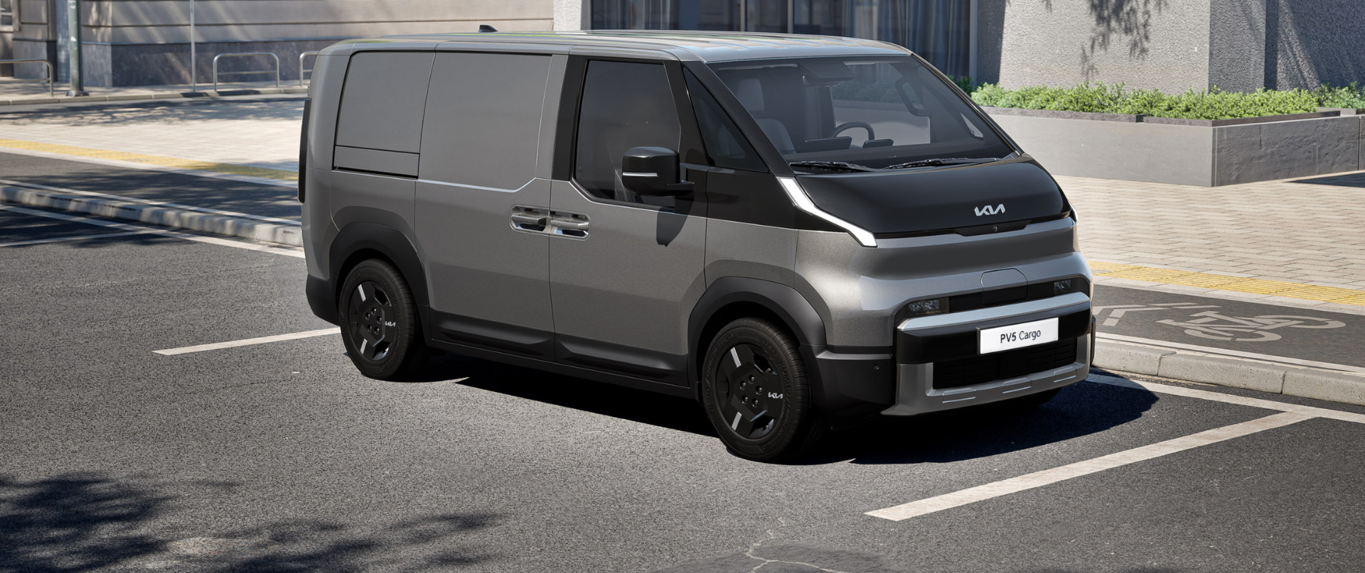 Kia PV5 Cargo varebil i sølvgrå metallic