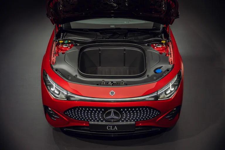 Mercedes-Benz CLA med egen frunk