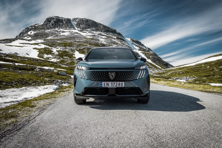 Peugeot E-5008 på langtur til Gaustatoppen