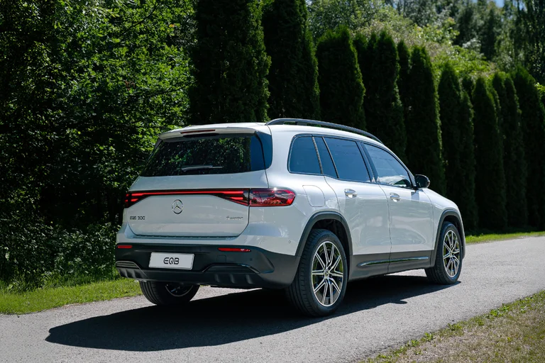 Mercedes-Benz EQB 300 4MATIC