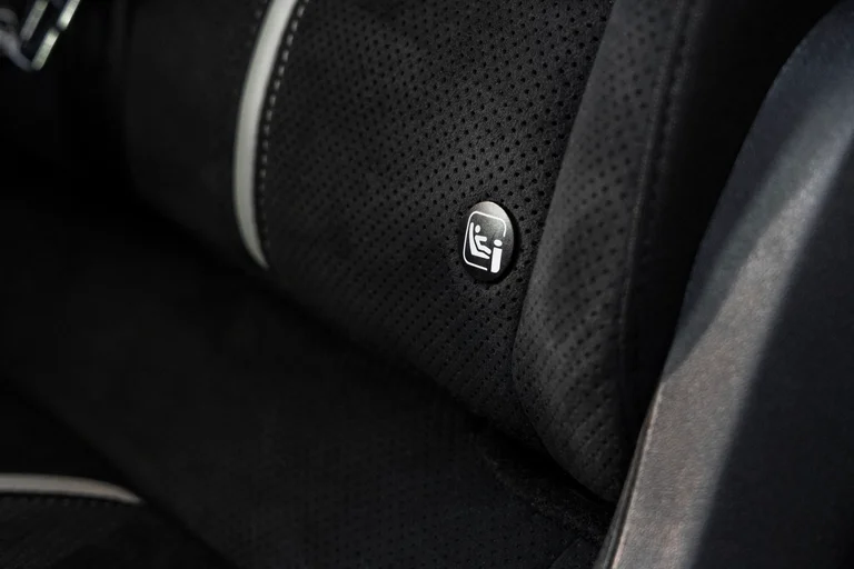 Nye EV6 isofix-fester til bilstol eller barnesete i baksete