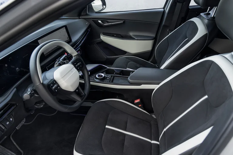 Kia EV6 førerseter og interiørdetaljer