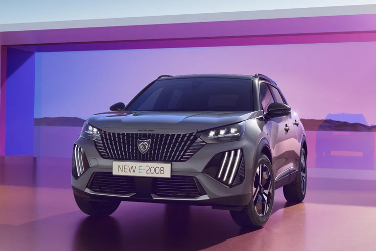 Peugeot E-2008 SUV
