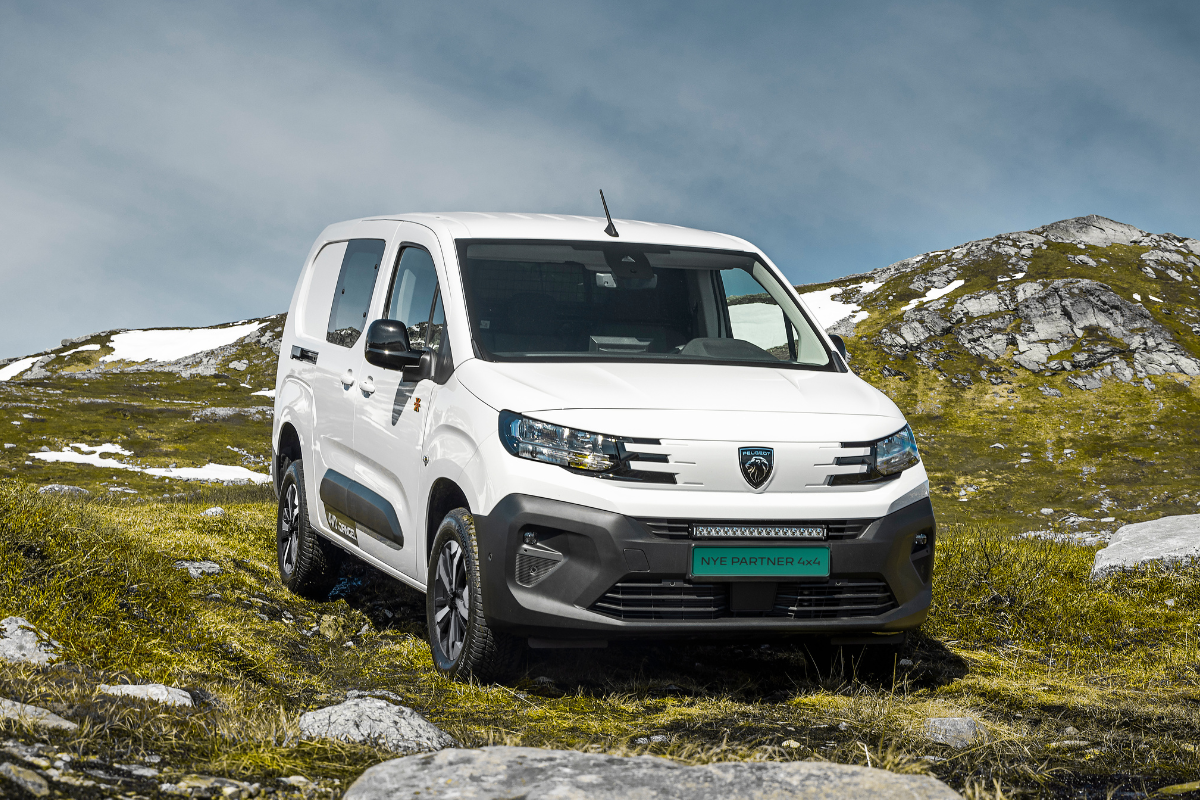 Partner 4x4 med automatgir i hvit