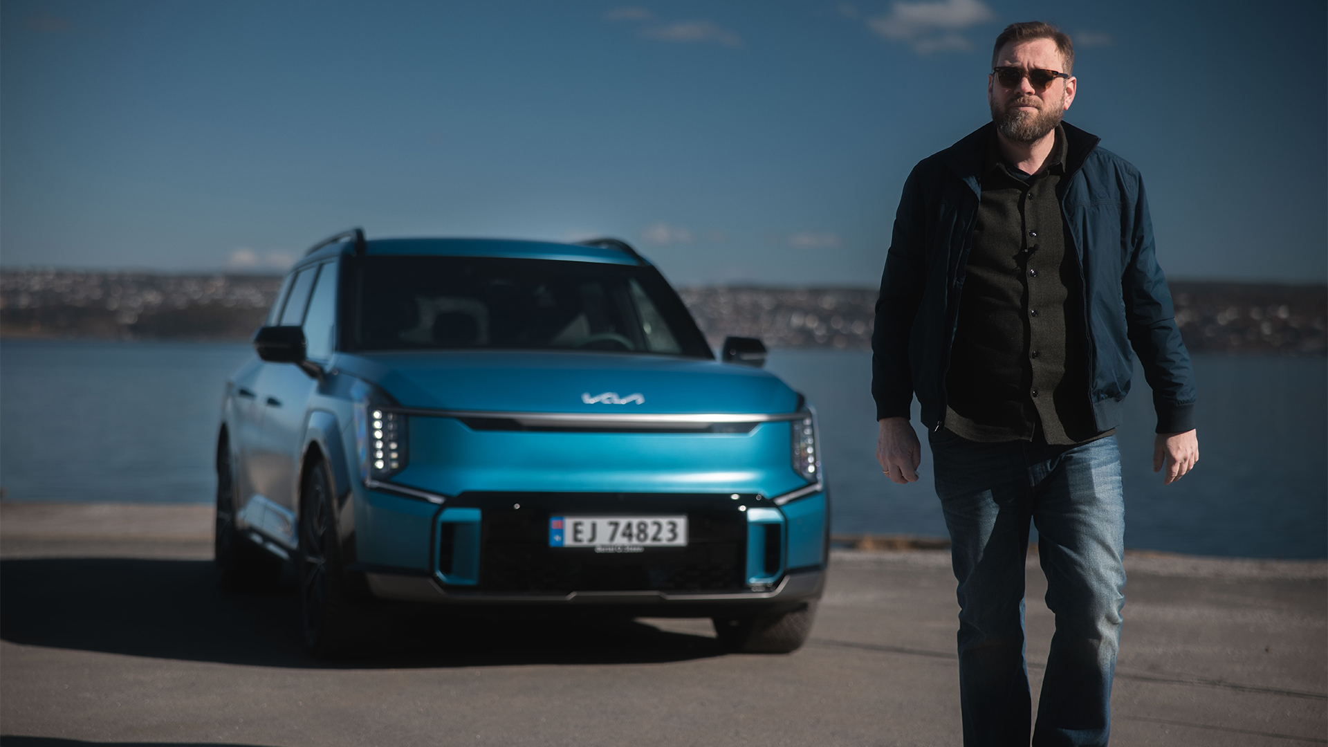 Blå Kia EV9 front
