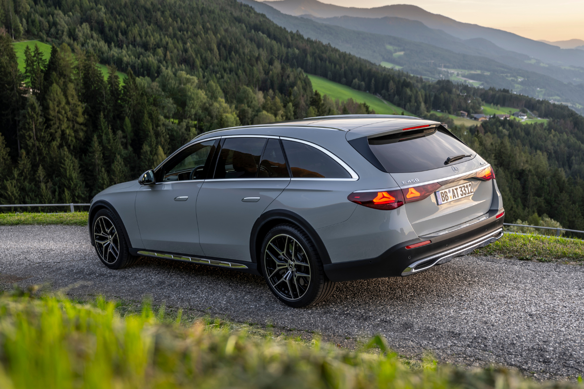 Mercedes E-Klass All Terrain ladbar hybrid med dieselmotor