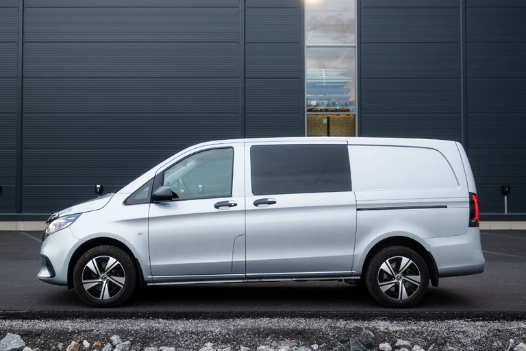 Mercedes-Benz Vito med vindu i skyvedør