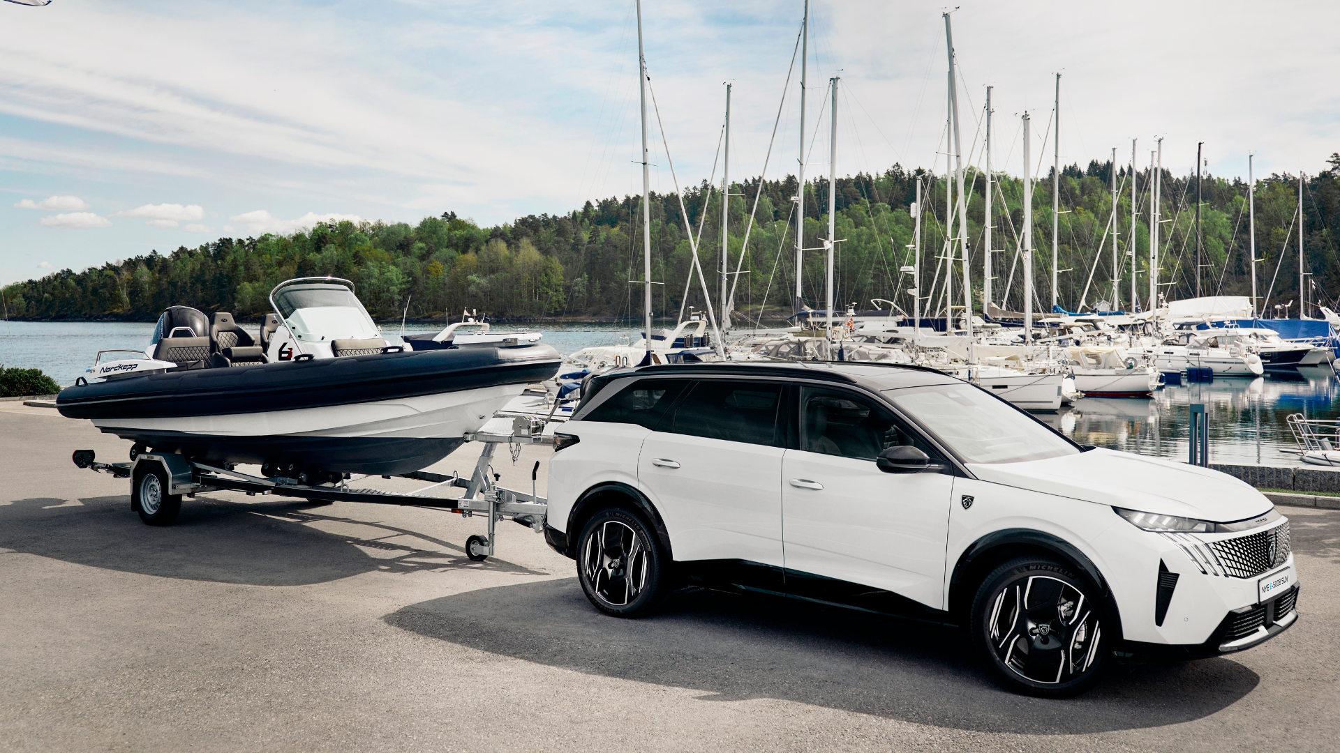 Bertel O. Steens rekkeviddevinner Peugeot E-5008 i sommertesten 2025