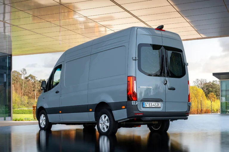 Mercedes-BEnz eSprinter standard 317