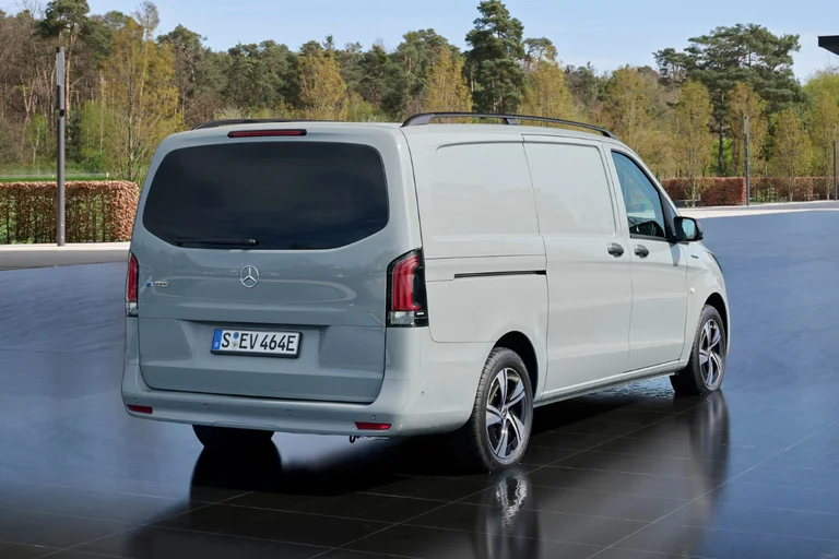 eVito 129 A2 Special Edition med lakkerte fangere