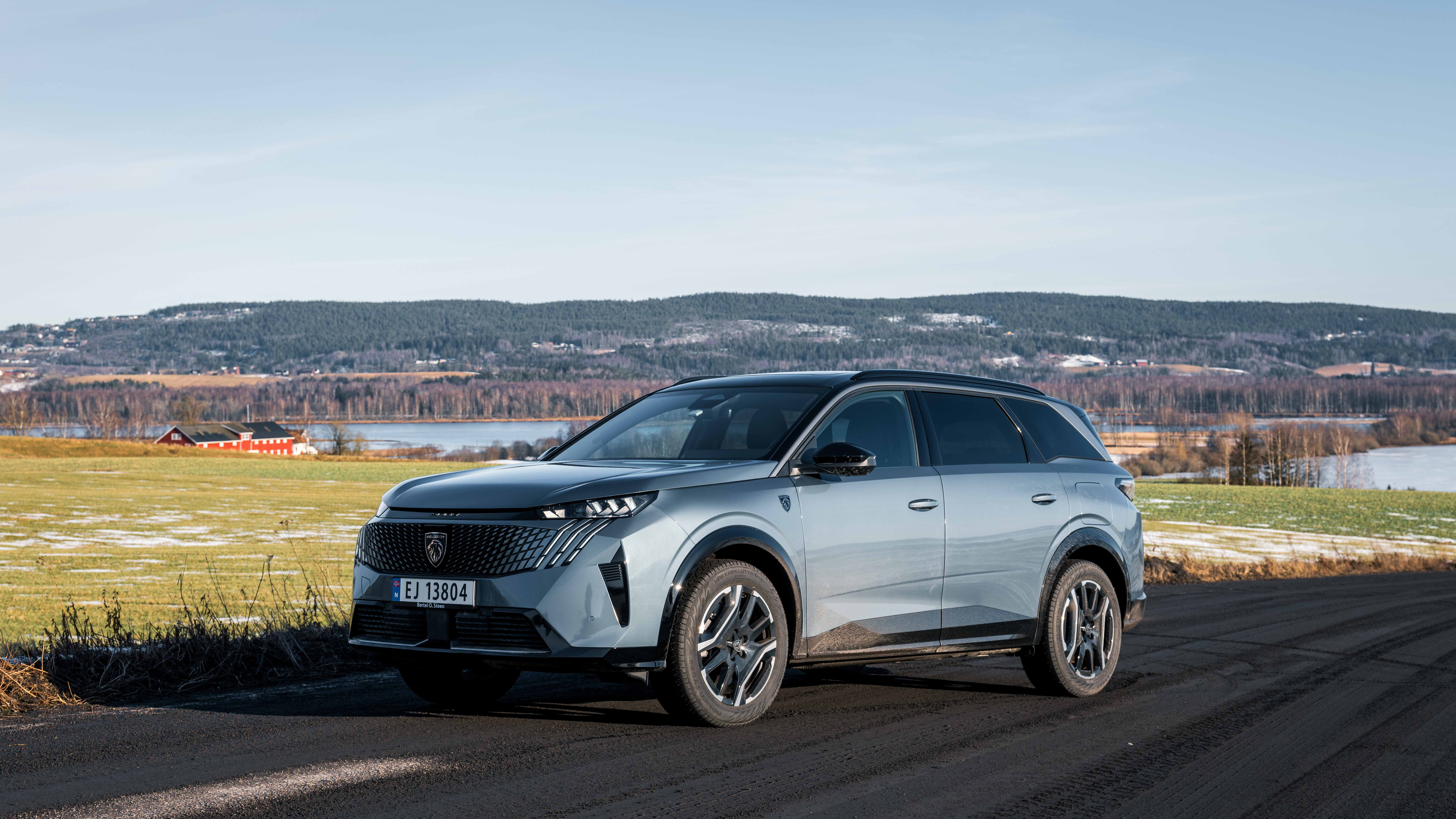 Nye Peugeot E-5008 SUV 4x4 sett fra siden