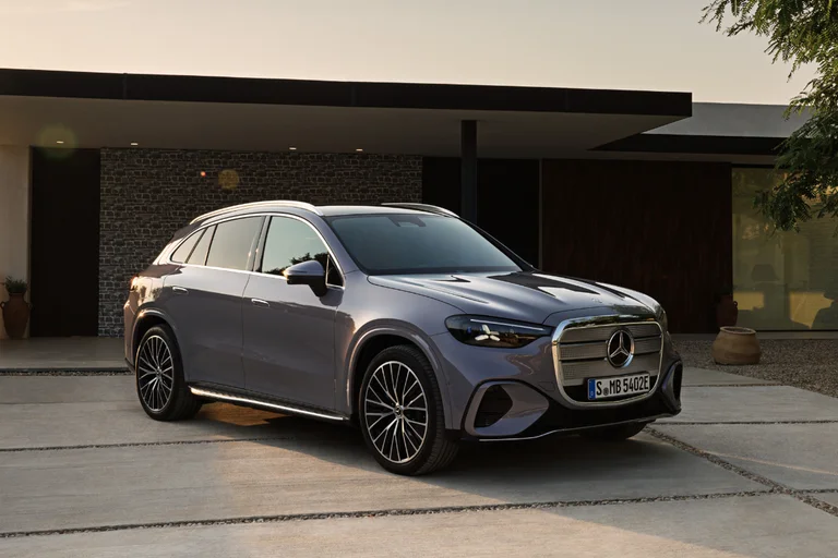 Mercedes GLC i sølvgrå metallic lakk