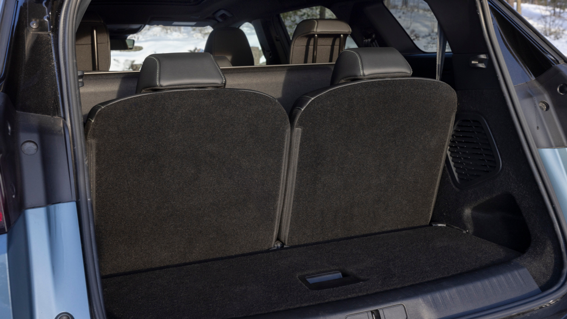 Peugeot E-5008 7-seter med over 300 liter bagasjeplass