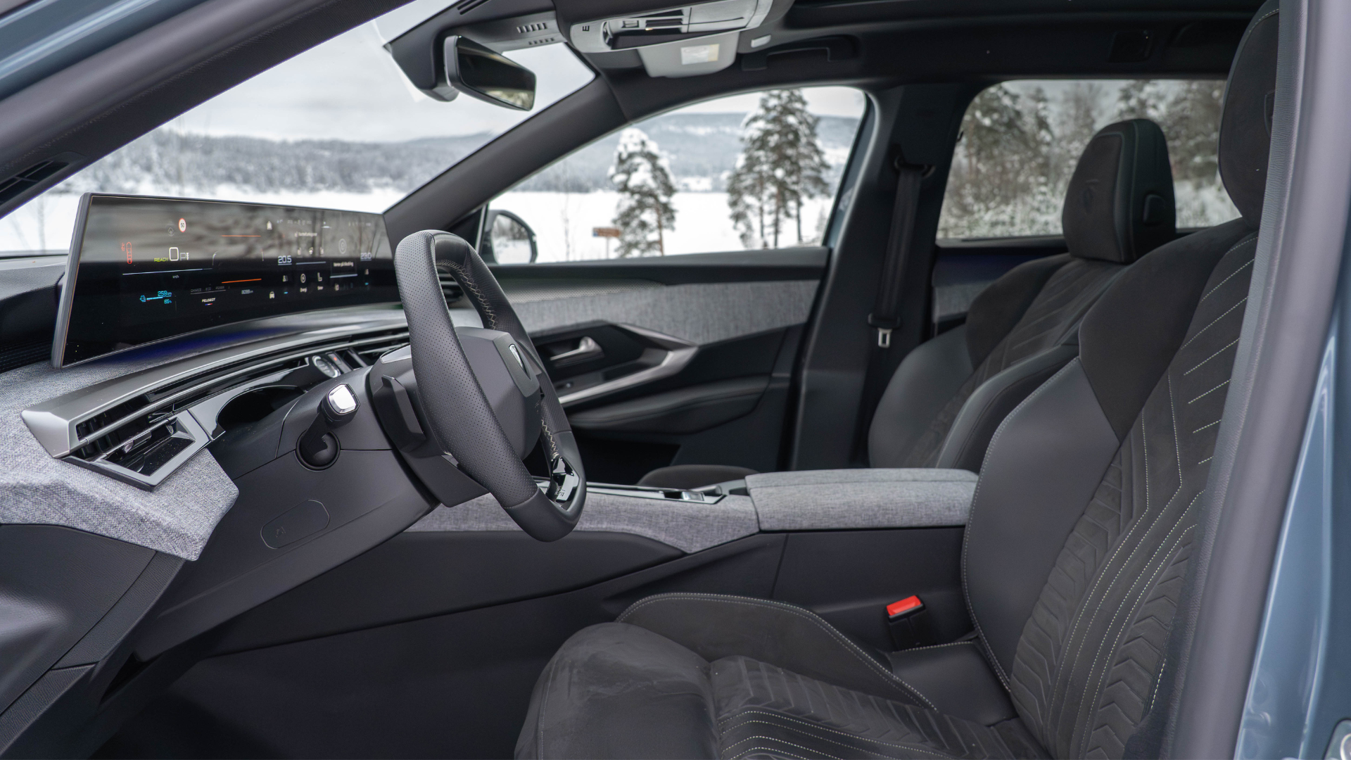 Interiøret i Peugeot E-5008