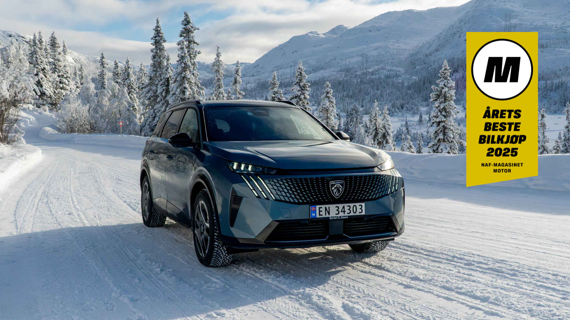 Peugeot E-5008 SUV 4x4 i vinterlandskap
