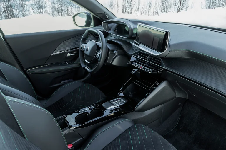 Interiør og førermiljø i Peugeot E-2008