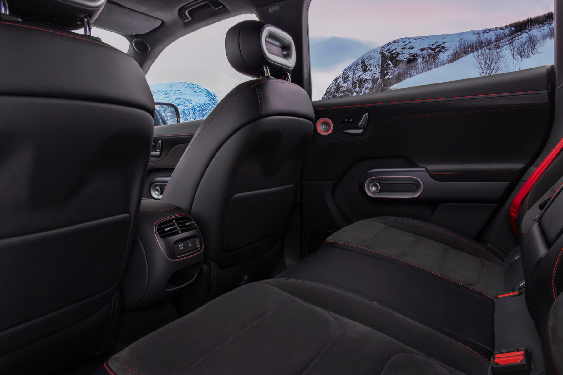 Bakseter i smart #5 BRABUS med delskinn