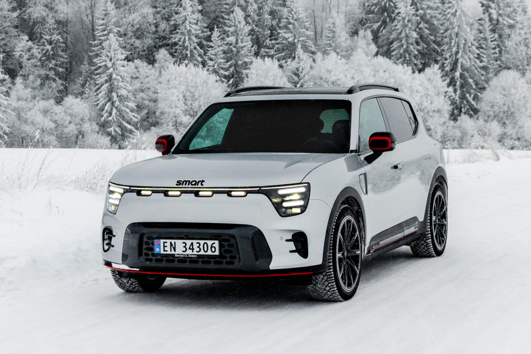 smart #5 BRABUS sølvgrå metallic lakk med BRABUS-detaljer