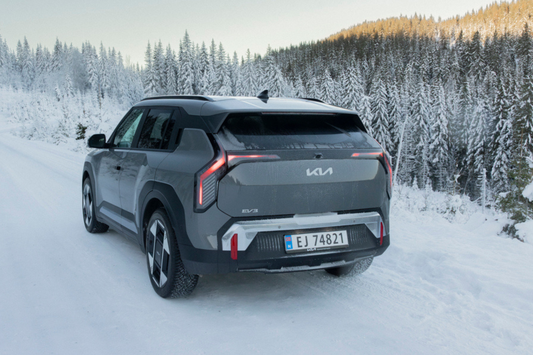 Kia EV3 med starmap-lysdesign eksteriør