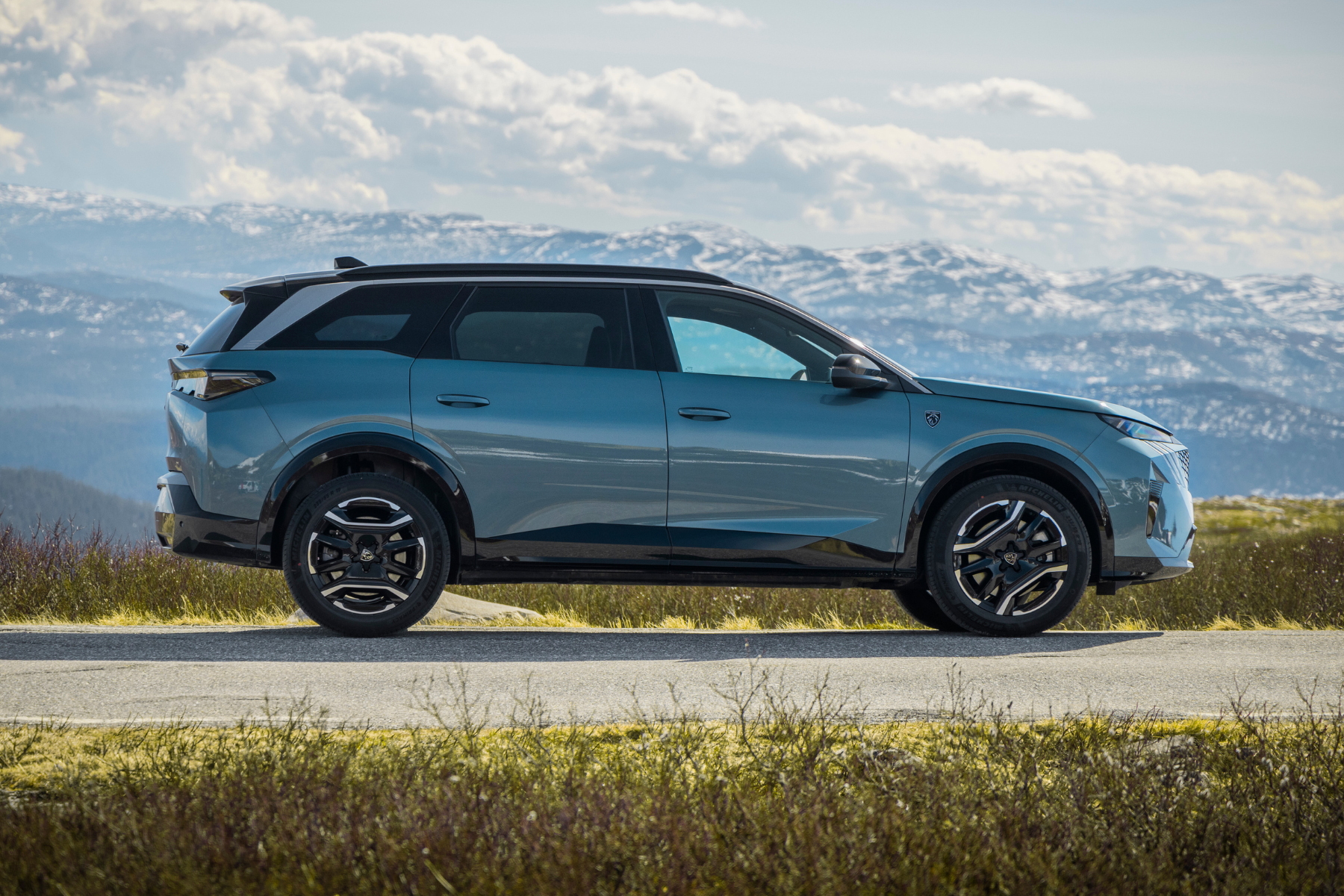 Peugeot E-5008 SUV med 4x4