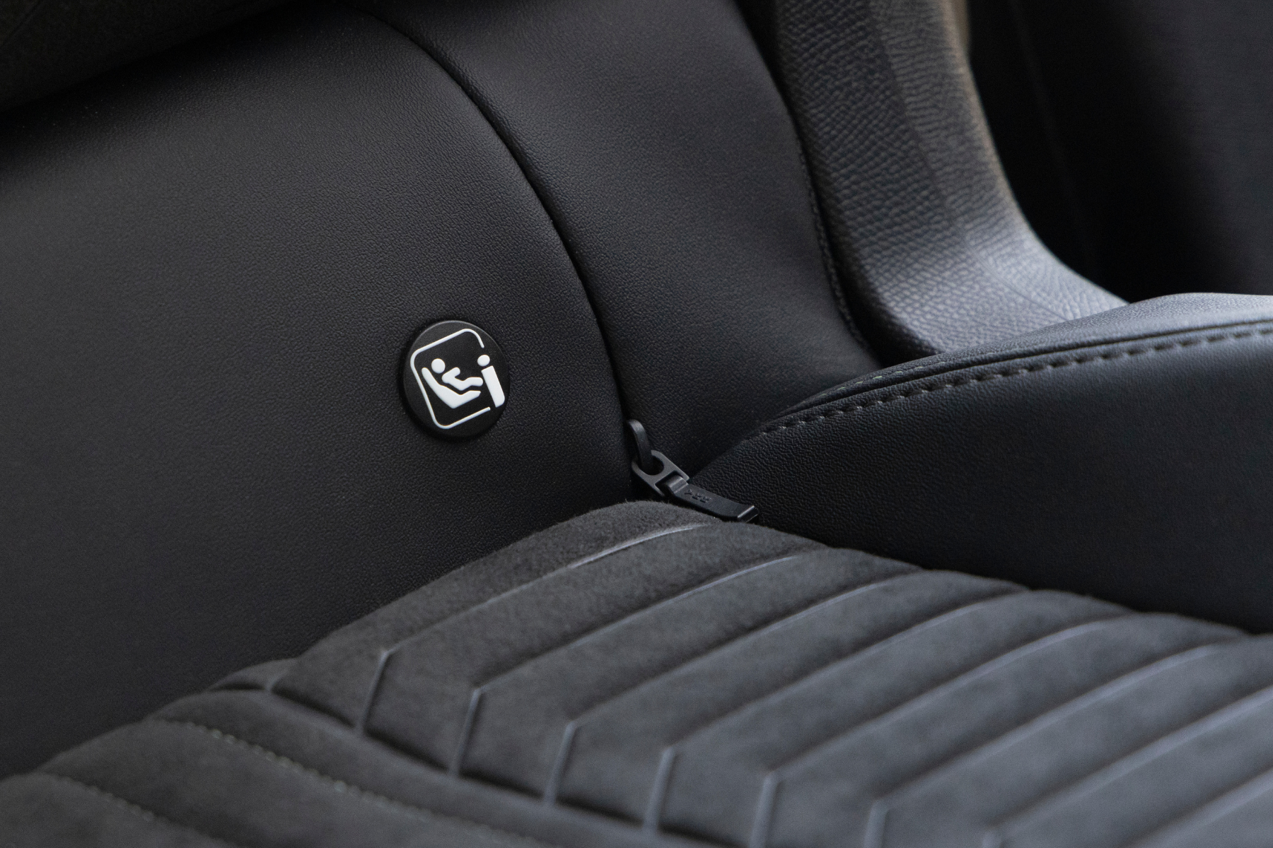 Isofix-fester i Peugeot E-5008 SUV med 7-seter